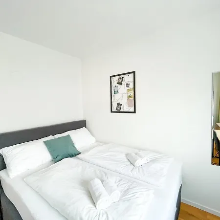 Noor Modern Lend Parking Option Apartman